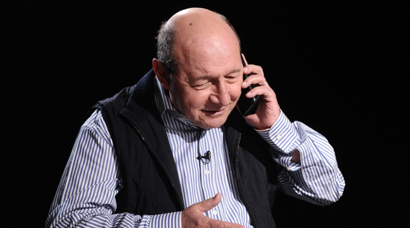 Traian Băsescu a pus mâna pe telefon. Selecționerul pe care l-a sunat, chiar înaintea meciului: „Mi-a dat un imbold”