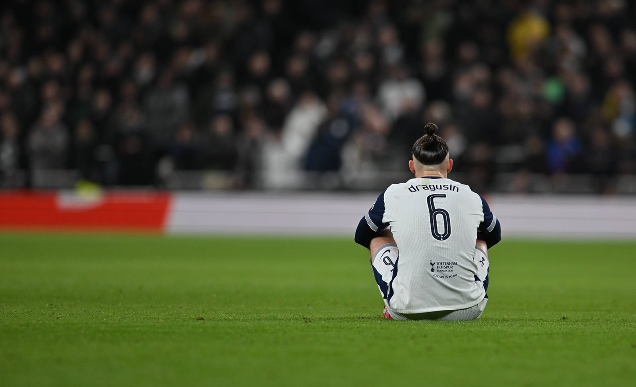 Transferul de 60.000.000 de euro cu care Tottenham ar rezolva „problema Radu Drăgușin”