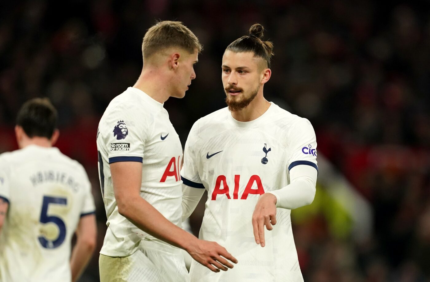 Transferul la Liverpool îi aduce linişte lui Radu Drăguşin. Arne Slot l-a cerut pe fundaşul central olandez de la Tottenham