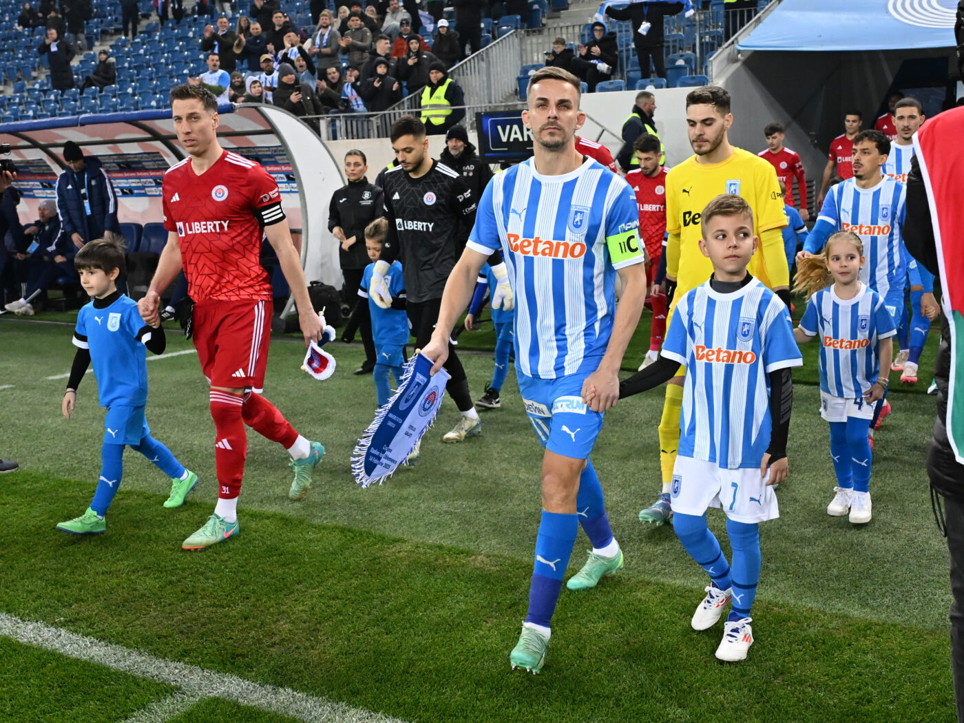 Nicușor Bancu a fost cuprins de romantism după Universitatea Craiova – Oțelul 2-1, meci jucat de Valentine’s Day: „Dedicăm victoria tuturor îndrăgostiților!”