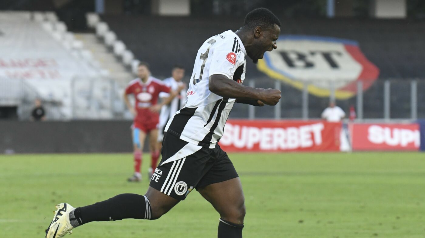 Universitatea Cluj – Rapid 2-1, în etapa 24 din Superligă. Neluțu Sabău îl mai bate o dată pe Marius Șumudică, iar „studenții” se distanțează în fruntea clasamentului!