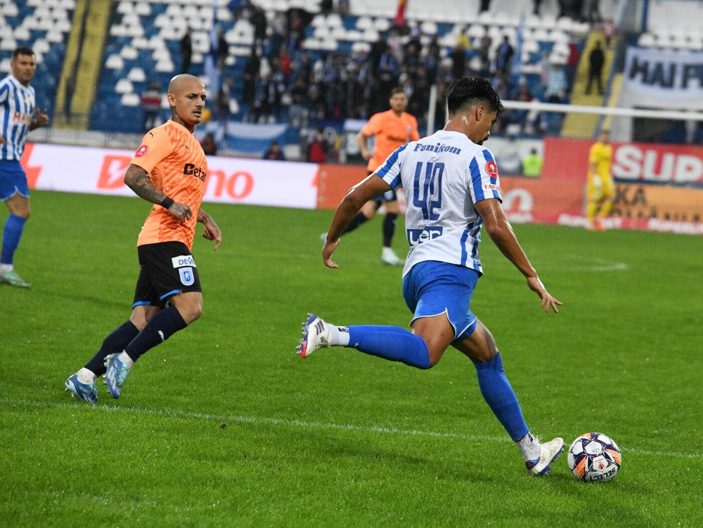 Universitatea Craiova – Poli Iași Live Video Online de la ora 17:15, în etapa 24 din Superliga. Mirel Rădoi revine pe banca oltenilor și dă piept cu Vasile Miriuță, aflat și el la primul meci! Echipele de start