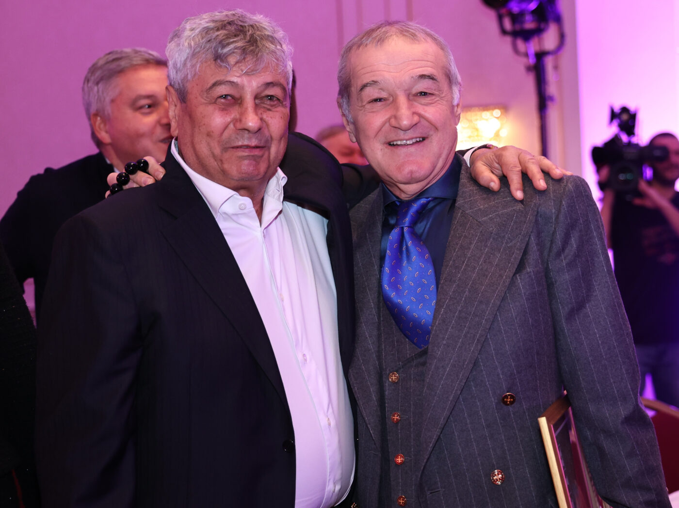 Veste extraordinară pentru Mircea Lucescu. Mijlocașul revine la FCSB și, dacă va juca, e soluție imediată la naționala României