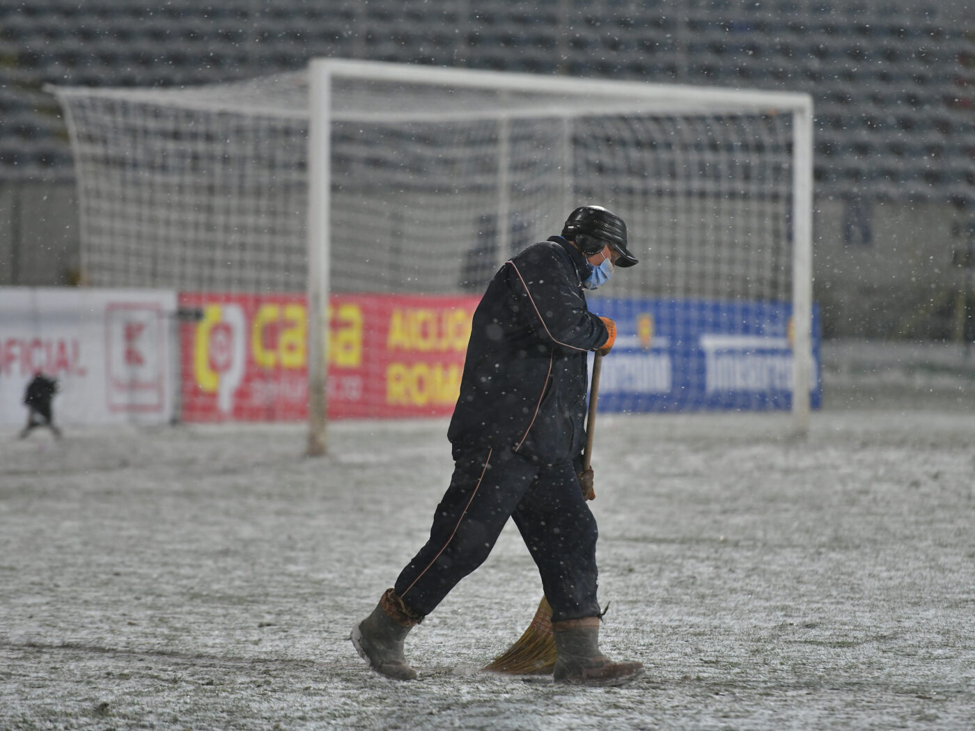 Vine Iadul Alb în România! Ninsori abundente şi temperaturi de -16 grade Celsius: probleme pentru meciurile din Superliga şi înainte de FCSB – PAOK!