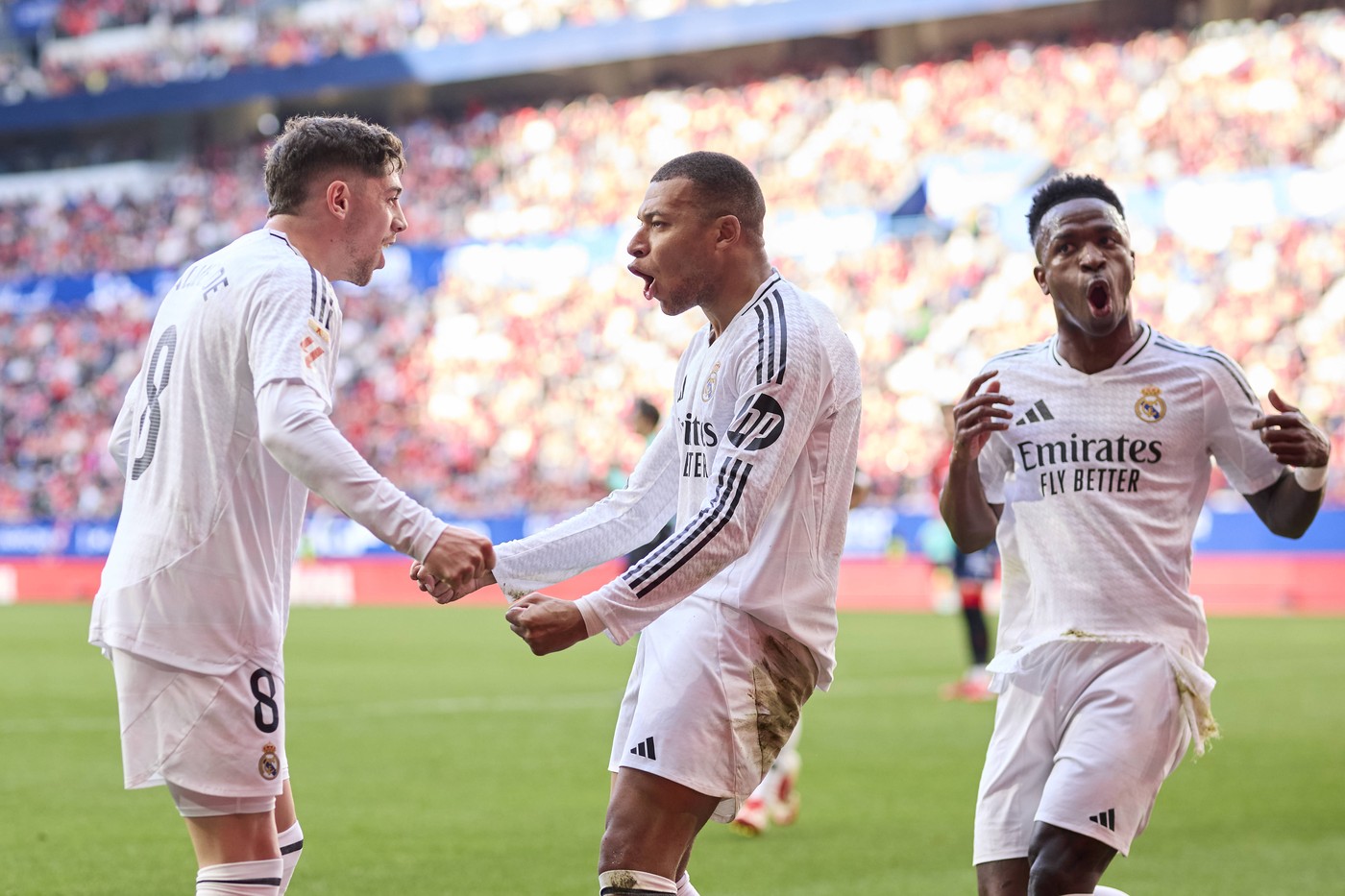 Seară spectaculoasă cu 14 goluri în Liga Campionilor! Real Madrid, Dortmund și PSG se califică în „optimi”. PSV și Juventus se pregătesc de prelungiri