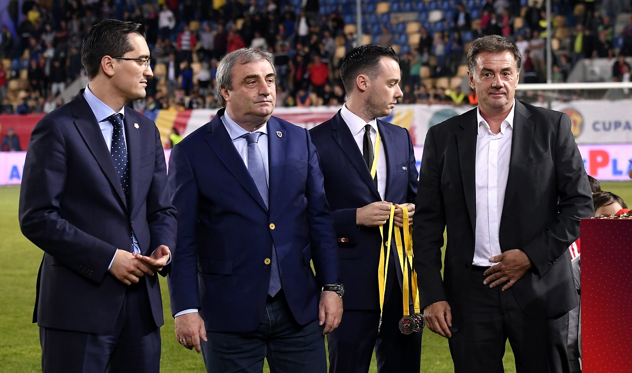 „Burleanu şi Vassaras sunt Ceauşescu şi Brejnev! Am eu ac de cojocul lui”. Gigi Becali i-a desființat pe preşedintele FRF şi pe preşedintele CCA