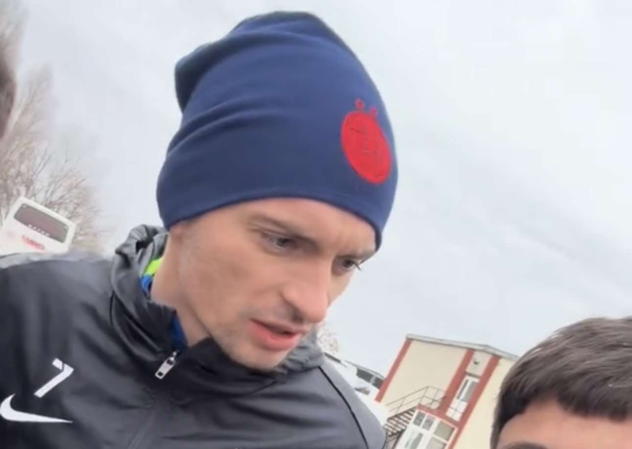 „Ce faci, mă?!”. Florin Tănase, reacție nervoasă la adresa unui suporter care voia să facă o poză cu el. Ulterior, jucătorul FCSB-ului a fost jignit. VIDEO