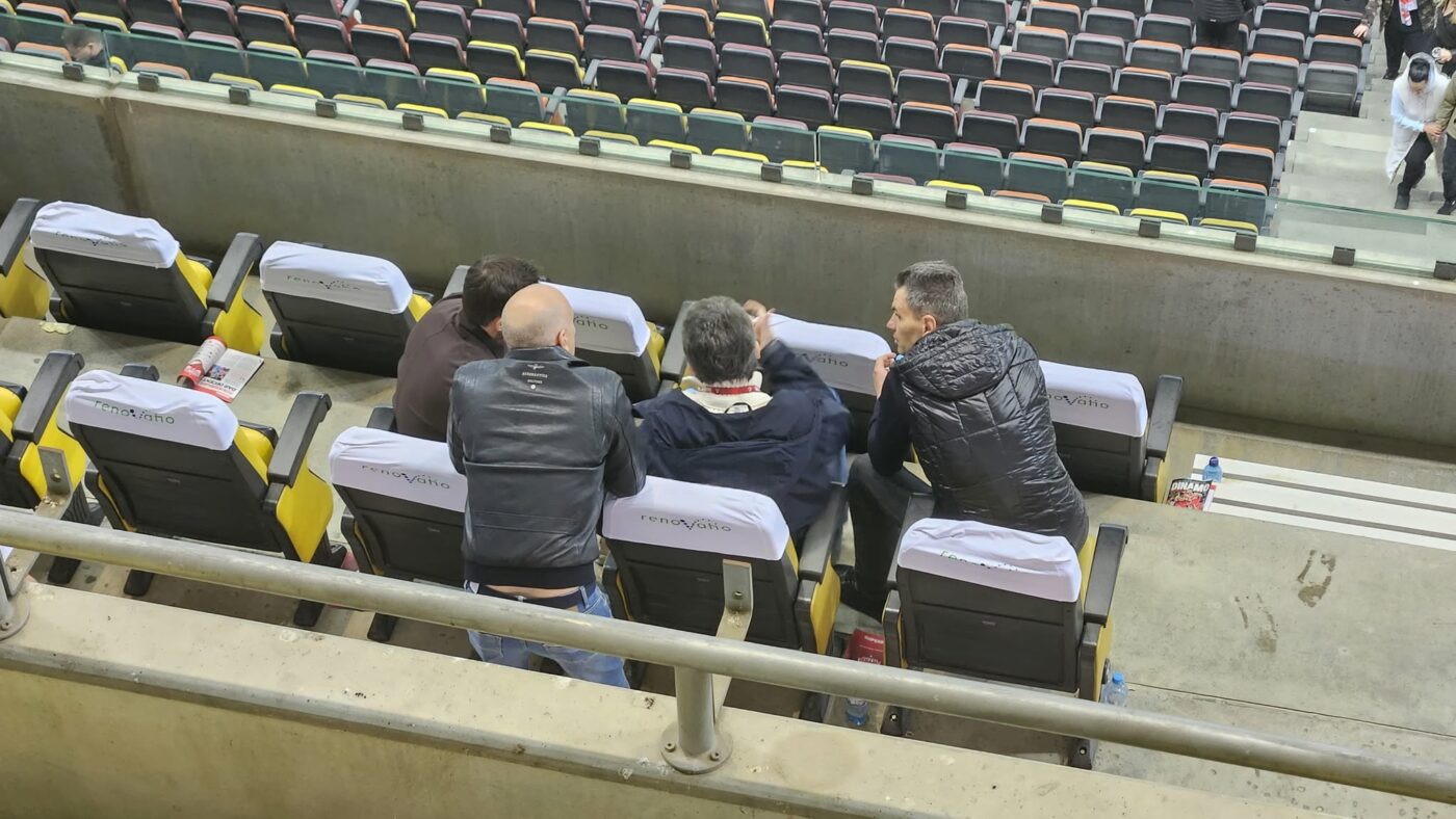 Acționarii lui Dinamo au intrat în ședință, imediat după Dinamo – FCSB 1-2! Imaginile momentului de la Arena Națională