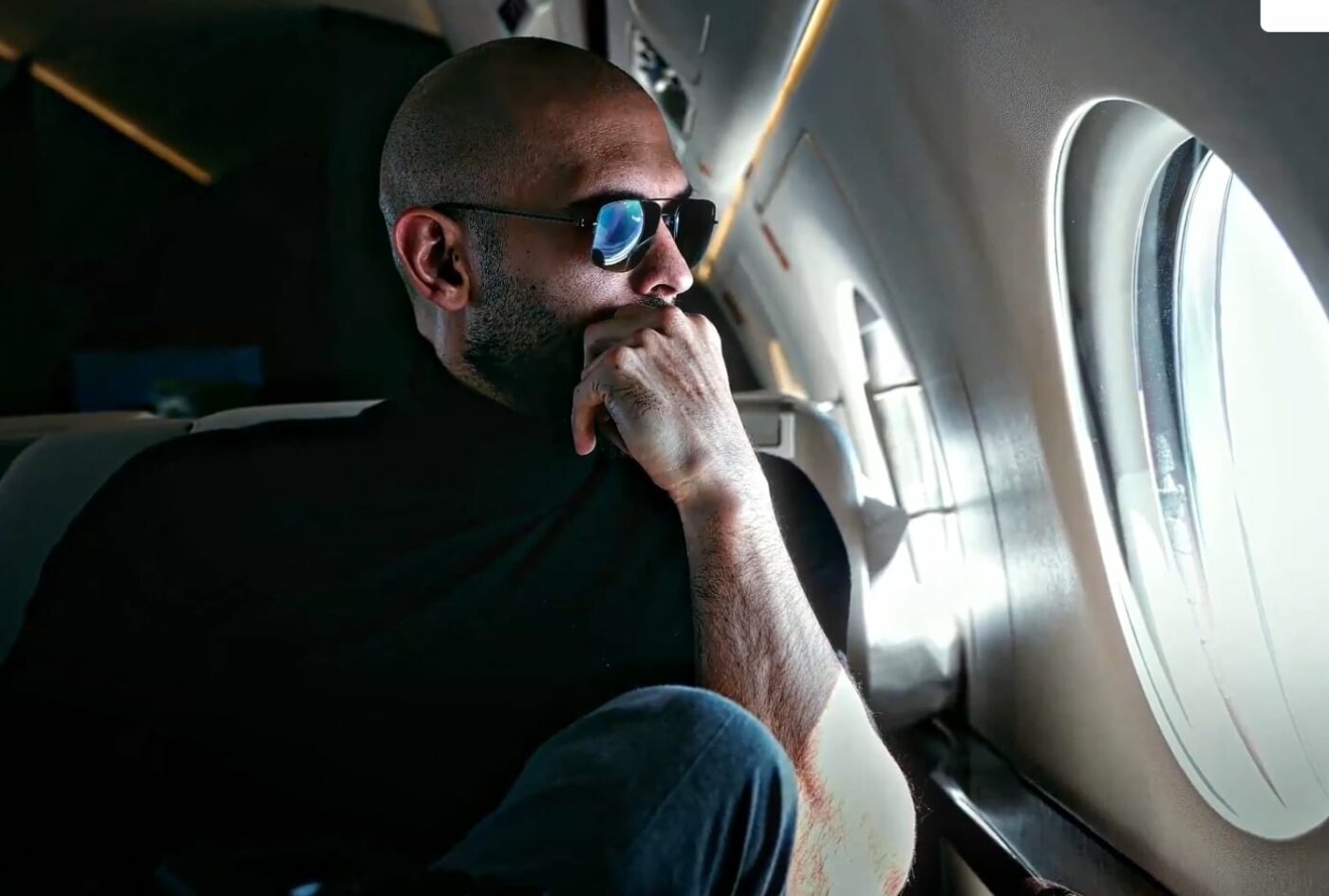 Andrew Tate, apariție incendiară cu mașina de 3.000.000 de euro, pe străzile din București. Fostul luptător MMA, poreclit King Cobra, n-a mai ținut cont de nimic