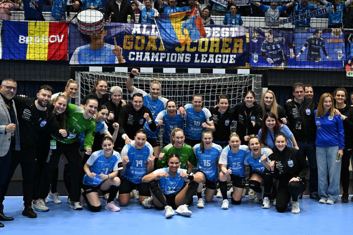 CSM București, calificare lejeră în sferturile Ligii Campionilor, după ce a spulberat-o pe Rapid București