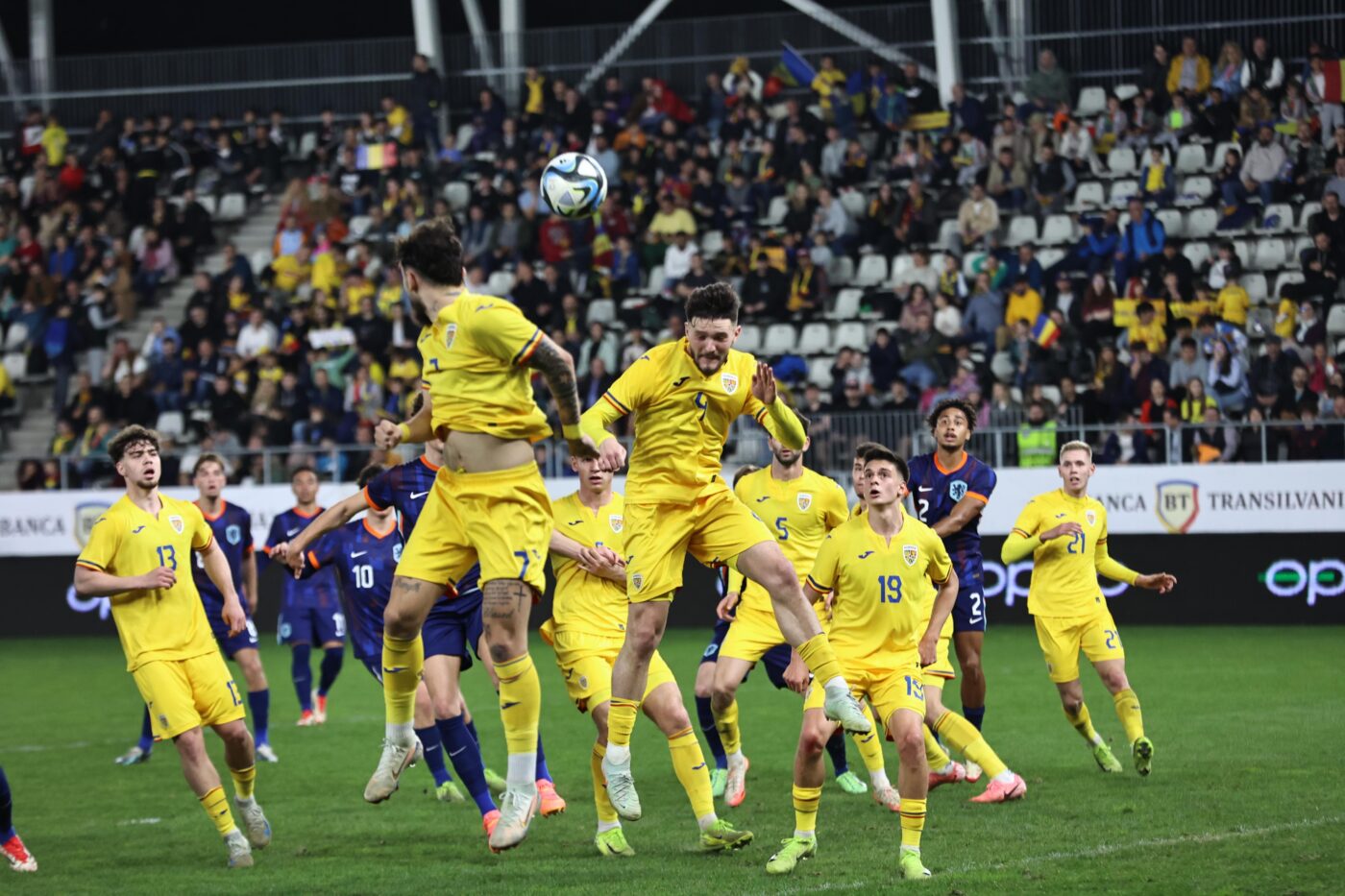Ce n-ai văzut la TV în România U21 – Olanda U21 0-2. Oaspete de lux la București! Omul care a călcat pe urmele lui Gică Hagi și Gică Popescu, în centrul atenției pe „Arcul de Triumf”. SPECIAL