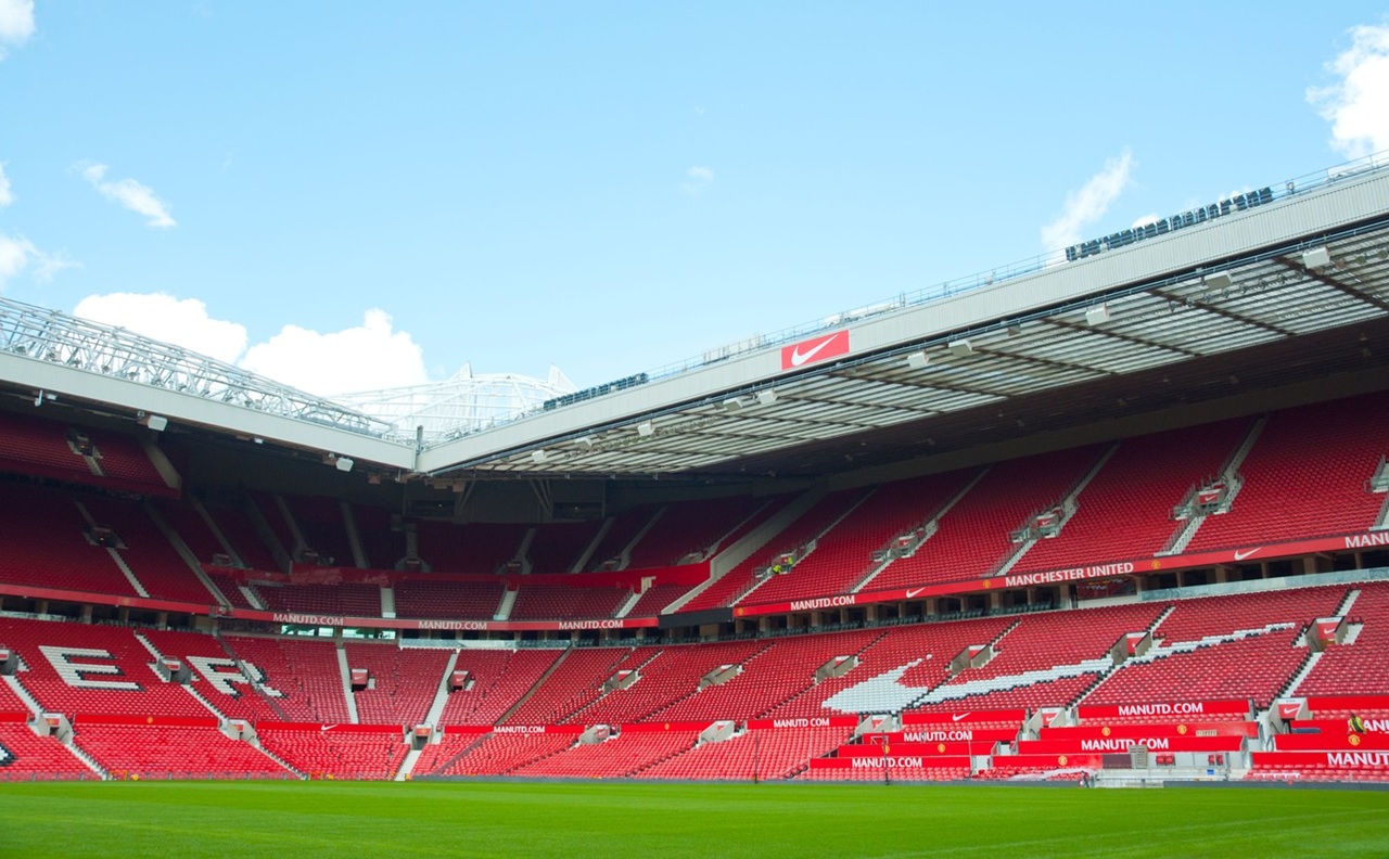 Ce se va întâmpla cu stadionul considerat un templu al oraşului, după ce va începe construirea diamantului arhitectural de 2.000.000.000 de euro. Amintirile vor fi îngropate în moloz: „Va fi şters de pe fața pământului într-un an”