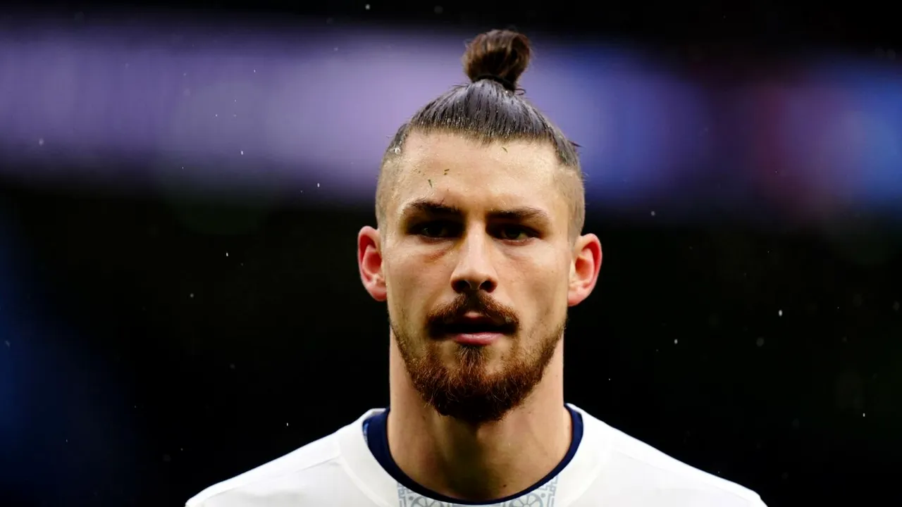 Ce veste pentru Radu Drăguşin. Anunțul britanicilor despre transferul de 70.000.000 de euro din vară: „Arată ce vrea Tottenham”