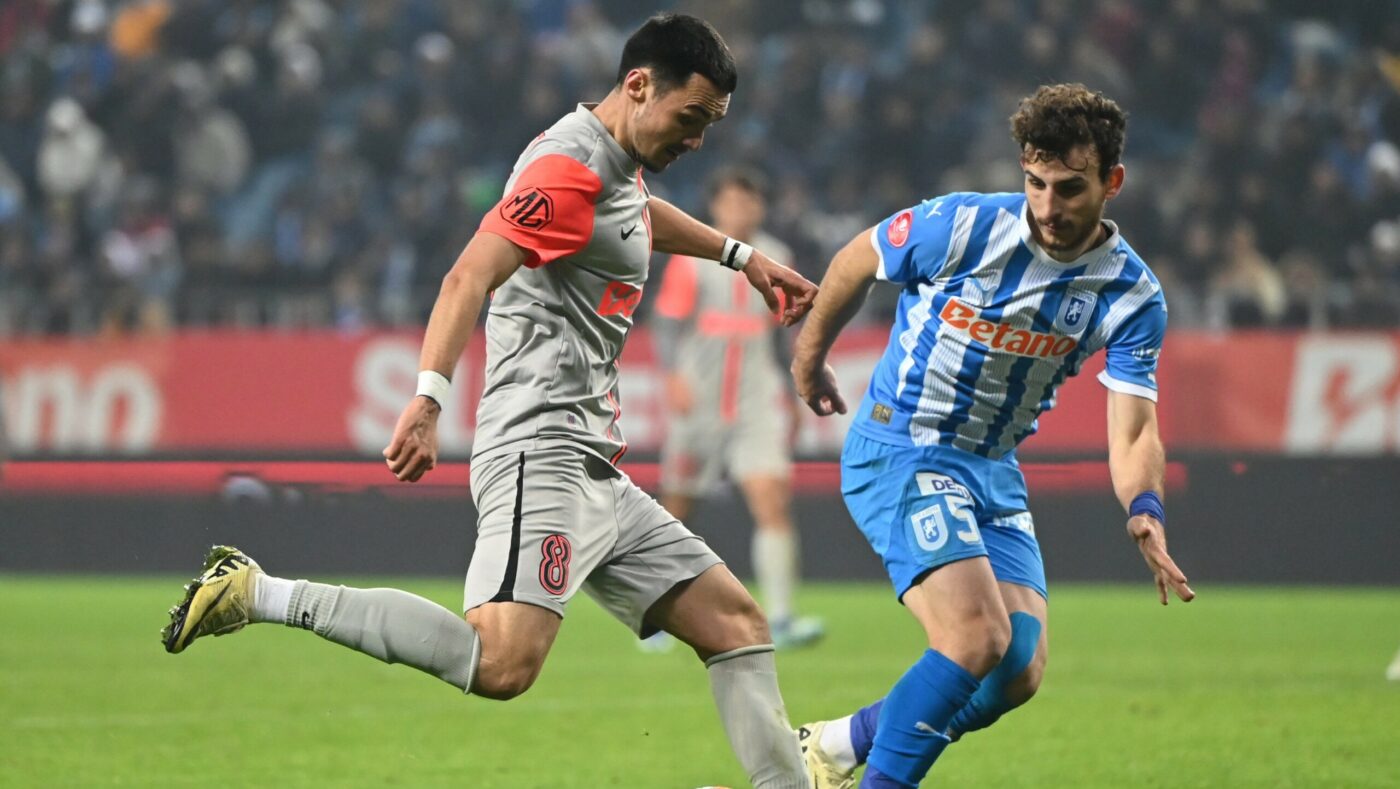 Cine arbitrează FCSB – Universitatea Craiova, derby-ul care poate decide liderul Superligii la finalul sezonului regulat. Personajul controversat din camera VAR