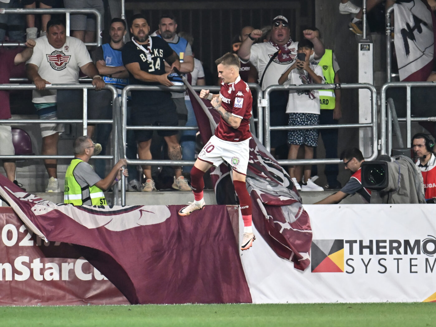Claudiu Petrila, starul Rapidului din Echipa Sezonul Regular: „Sunt mulți jucători pe postul meu care fac diferența în Superliga, dar mai știu și altceva!”. EXCLUSIV