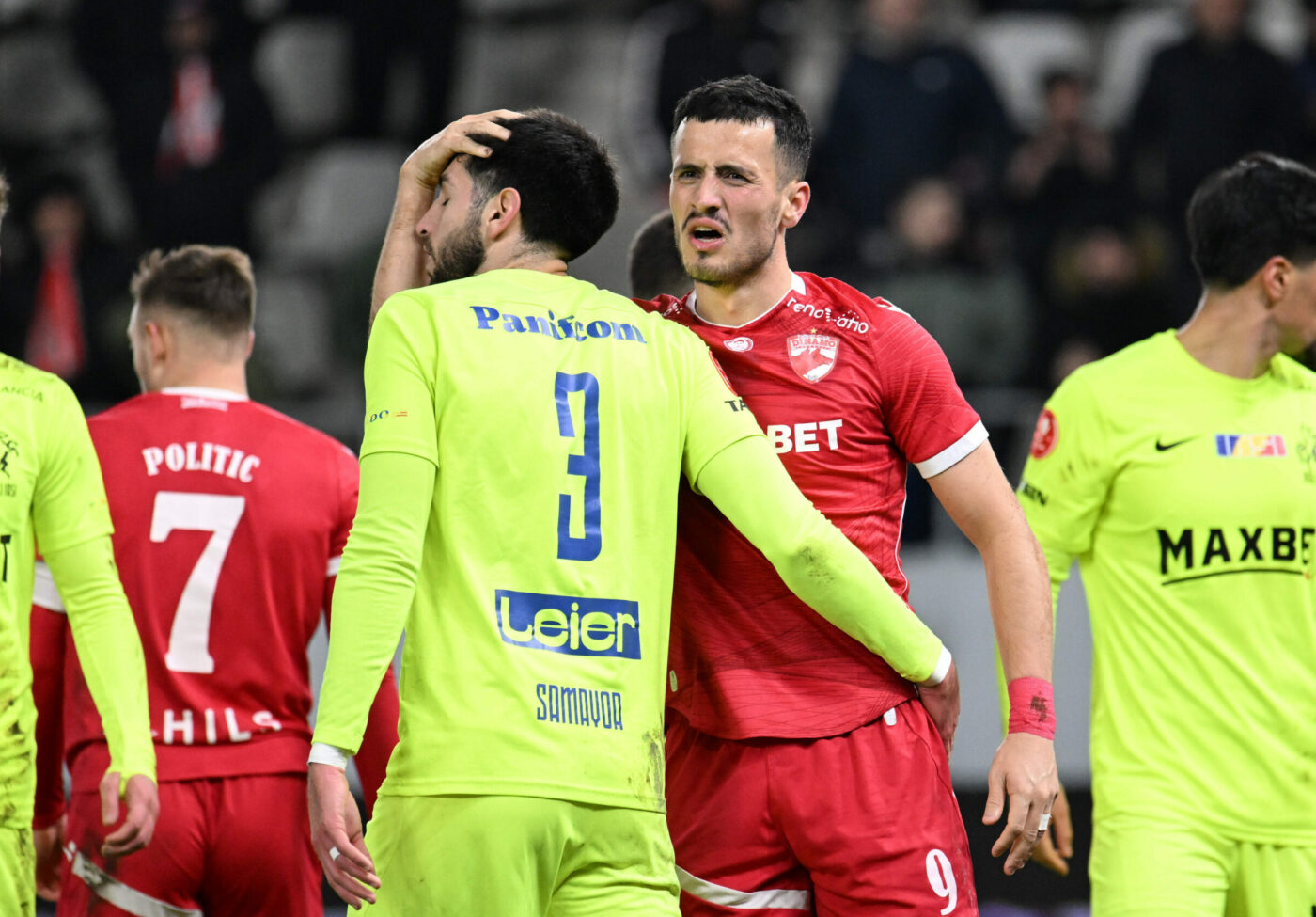 Clubul din Superliga trebuie să achite, până pe 15 aprilie, datorii de peste jumătate de milion de euro pentru a obține licența: „E adevărat! Situația nu e roz”. De unde ar putea veni salvarea. EXCLUSIV