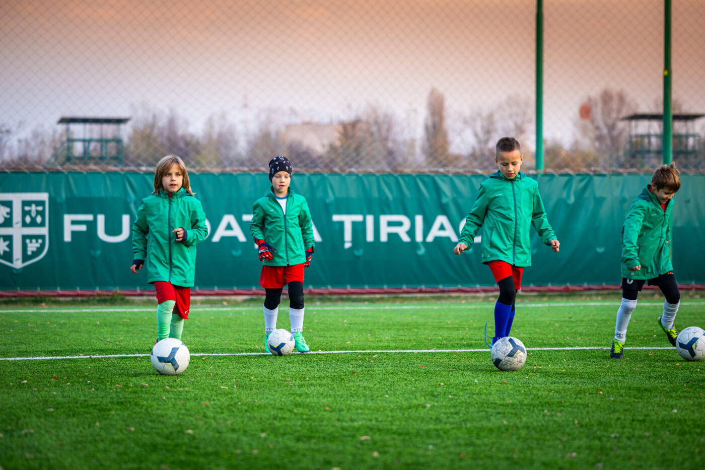 ADVERTORIAL. Înscrieri deschise la programul gratuit de inițiere în fotbal pentru copii, susținut  de Fundația Țiriac