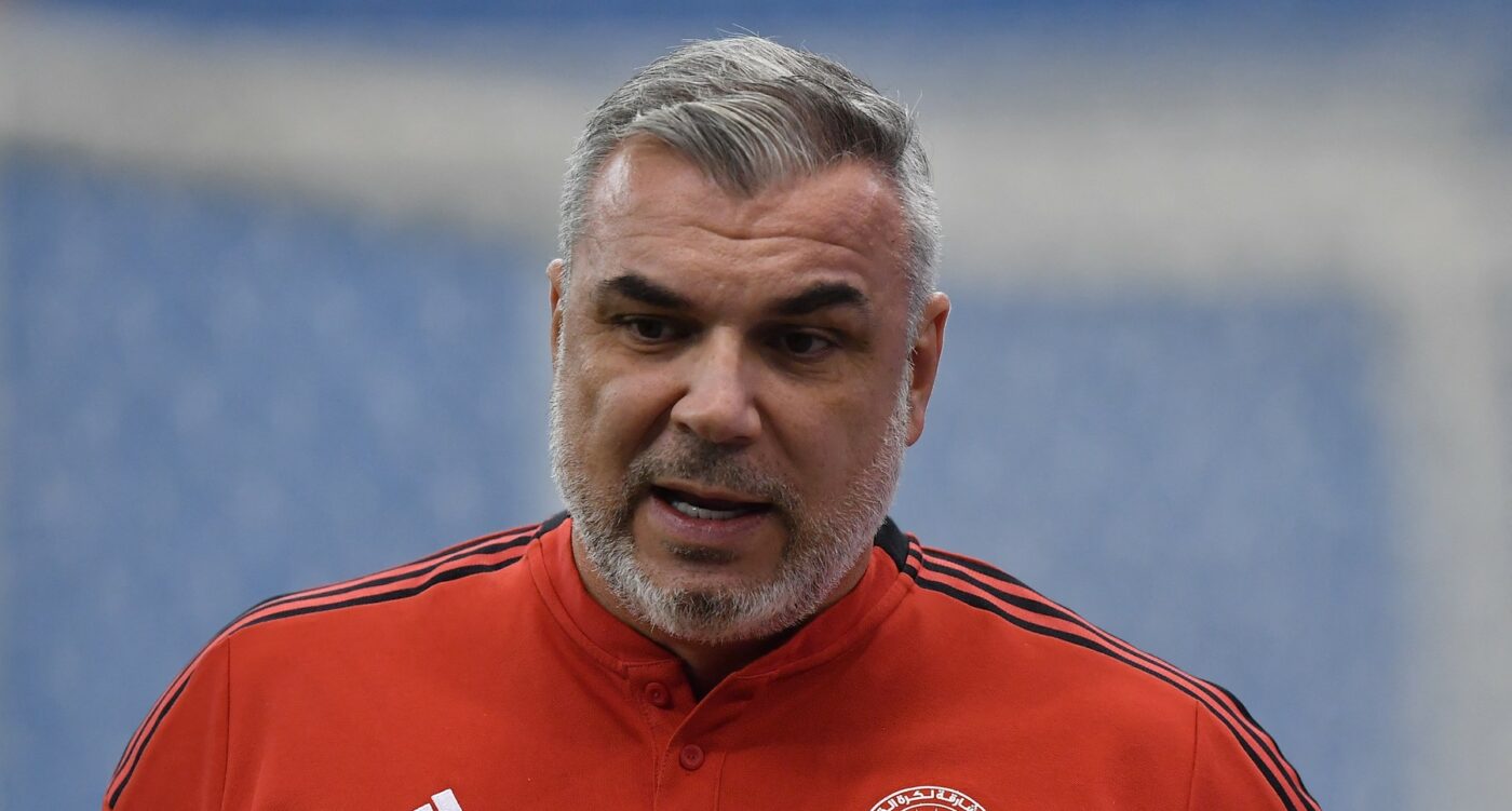 Cosmin Olăroiu nu s-a mai putut abține, din cauza arbitrilor. Imaginile cu el au apărut la TV, în Emirate