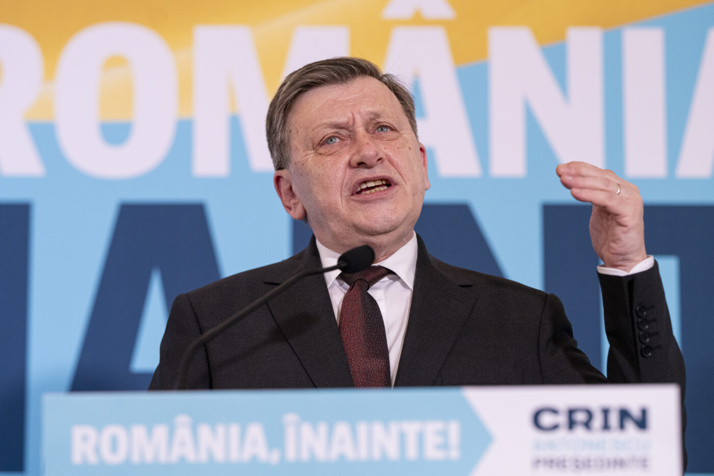 Crin Antonescu nu trădează culorile roş-albastre: „Sunt stelist. Acum țin cu FCSB, Gigi Becali a investit cel mai mult”