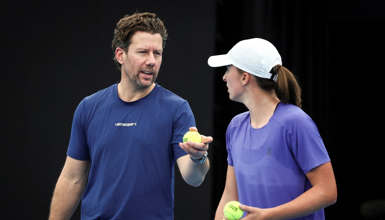 Cum a încercat Iga Swiatek să acopere gestul controversat pe care l-a făcut față de antrenorul Wim Fissette, omul care a pregătit-o şi pe Simona Halep