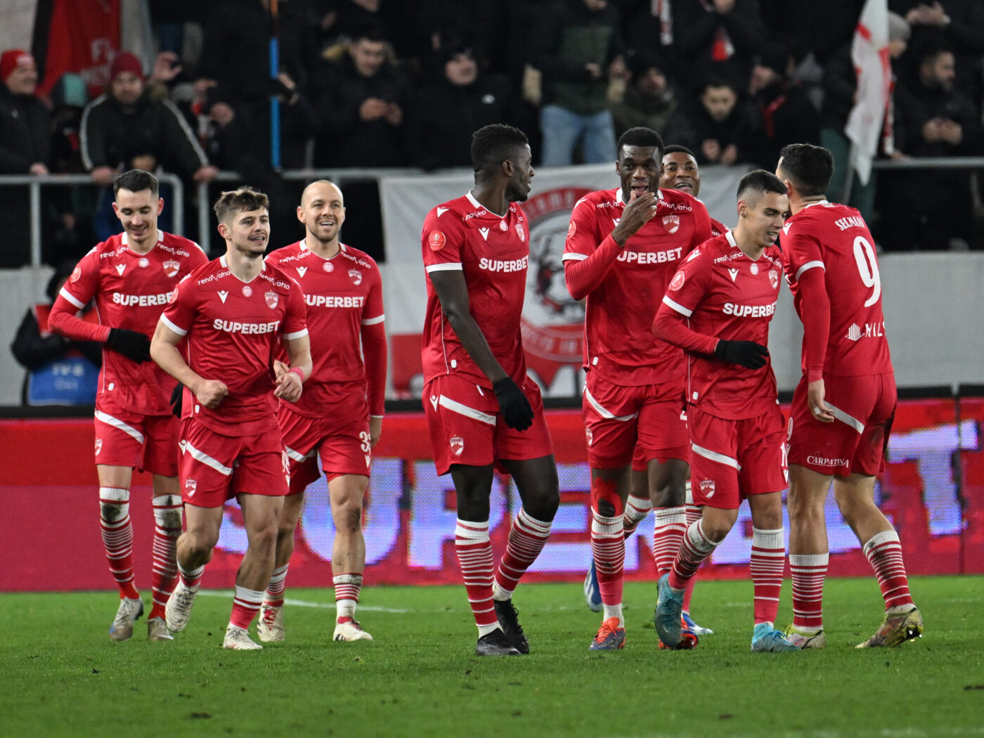 Cutremur la Dinamo: „Selmani și Homawoo au anunțat că pleacă”