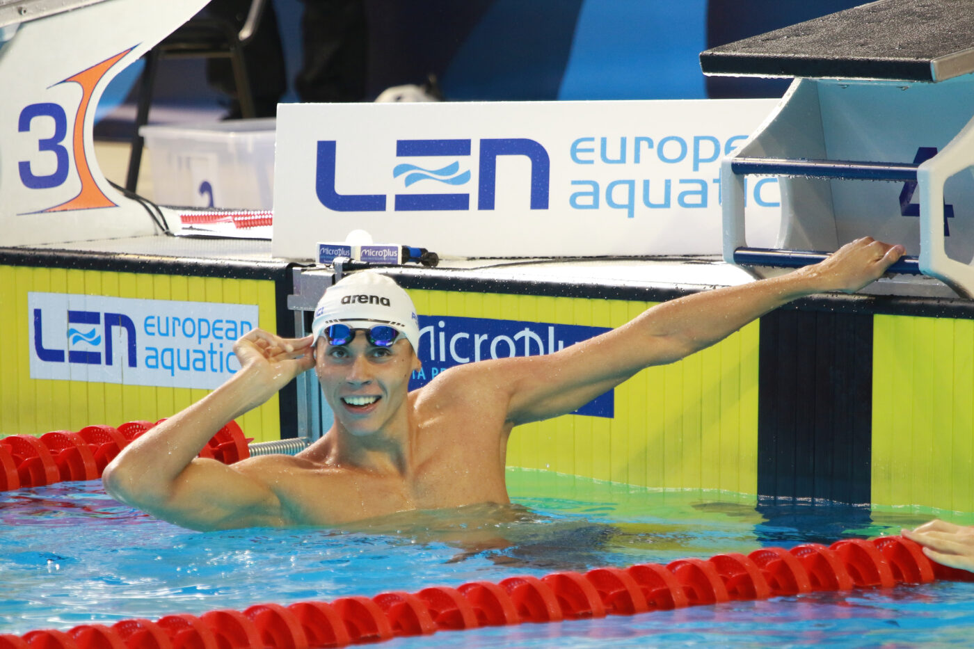 David Popovici și „pachetele de mușchi” de la Erzurum. Campionul olimpic și înotătorii cu care se pregătește și-au arătat „pătrățelele”