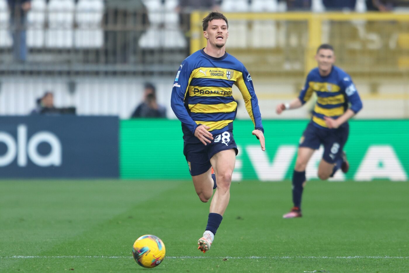 Dennis Man, vândut de Parma dacă echipa lui Cristi Chivu va retrograda. Italienii ştiu deja ce va urma