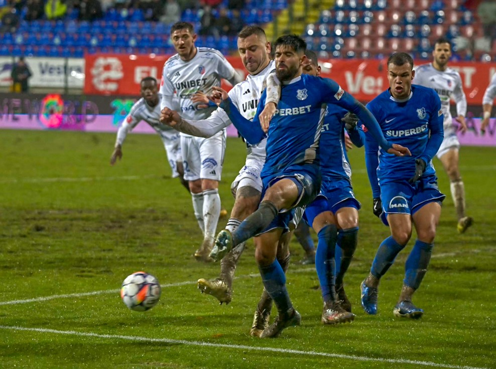FC Botoșani – Farul Constanța 4-3, în etapa 2 din play-out-ul Superligii. Zoran Mitrov, hat-trick cu echipa lui Gică Hagi