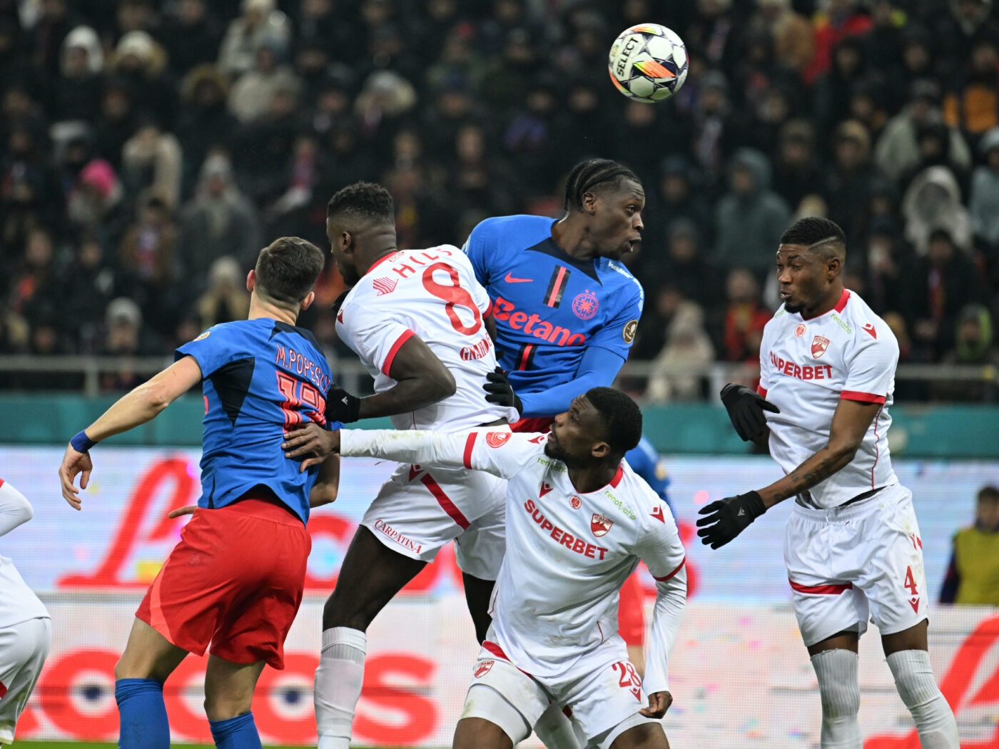 Desant de fotbaliști în România: încă 13 internaționali joacă în Superliga. CFR Cluj e lider în acest clasament, alltime conduce Dinamo. SPECIAL
