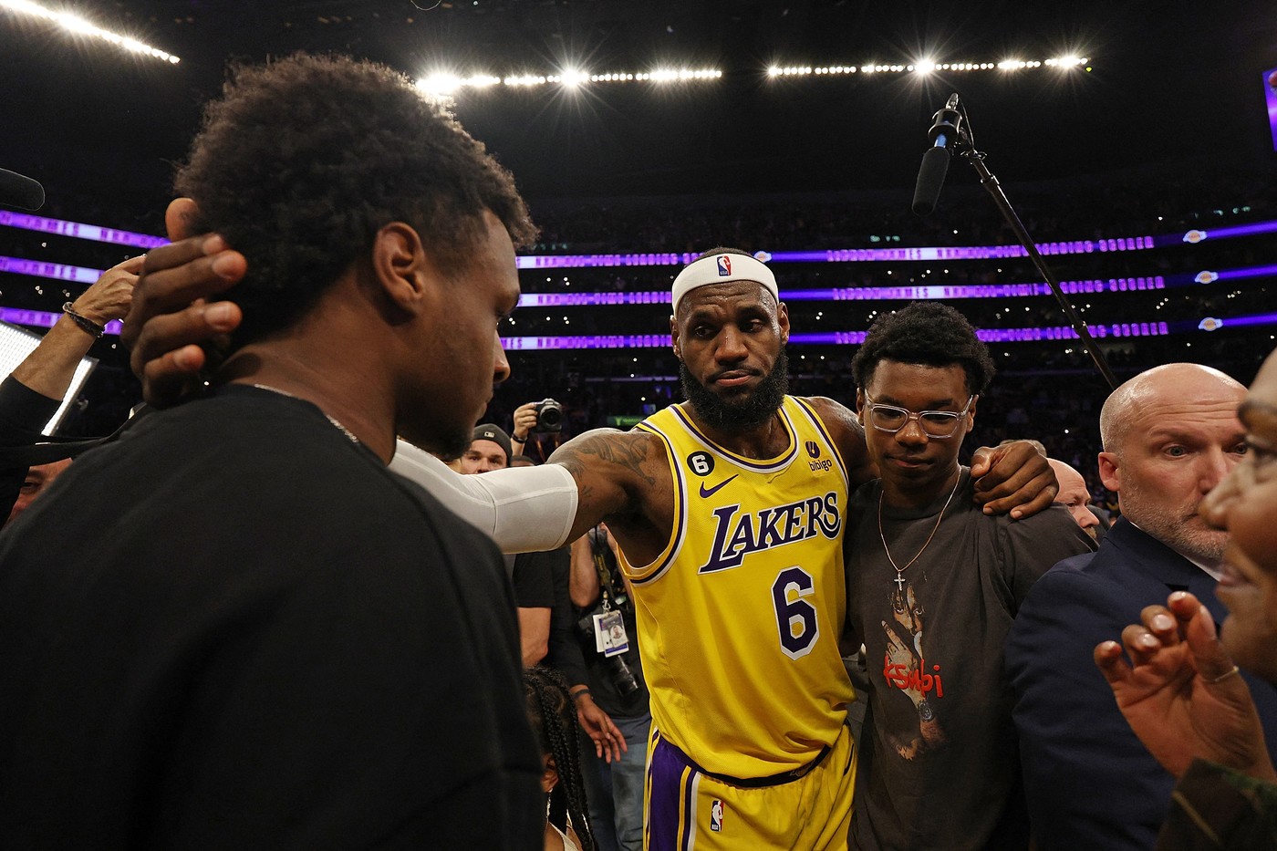 Fiul cel mic al lui LeBron James a dat lovitura! Jackpot de 400.000 de dolari la doar 17 ani