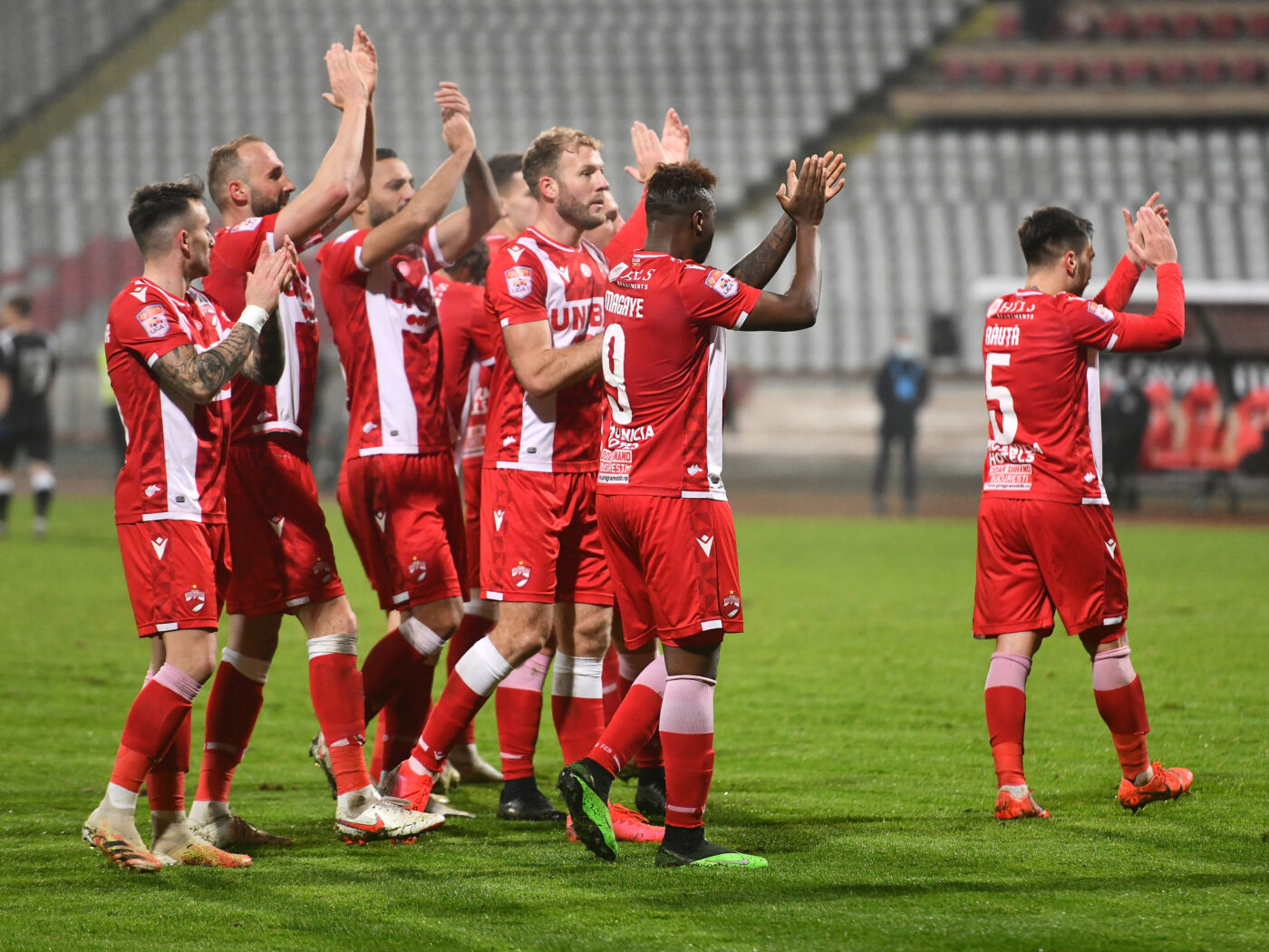 Fostul golgheter al lui Dinamo, gata să renunțe la fotbal! Reacția antrenorului: „Sunt în cantonament, nu pot să vorbesc!”. EXCLUSIV