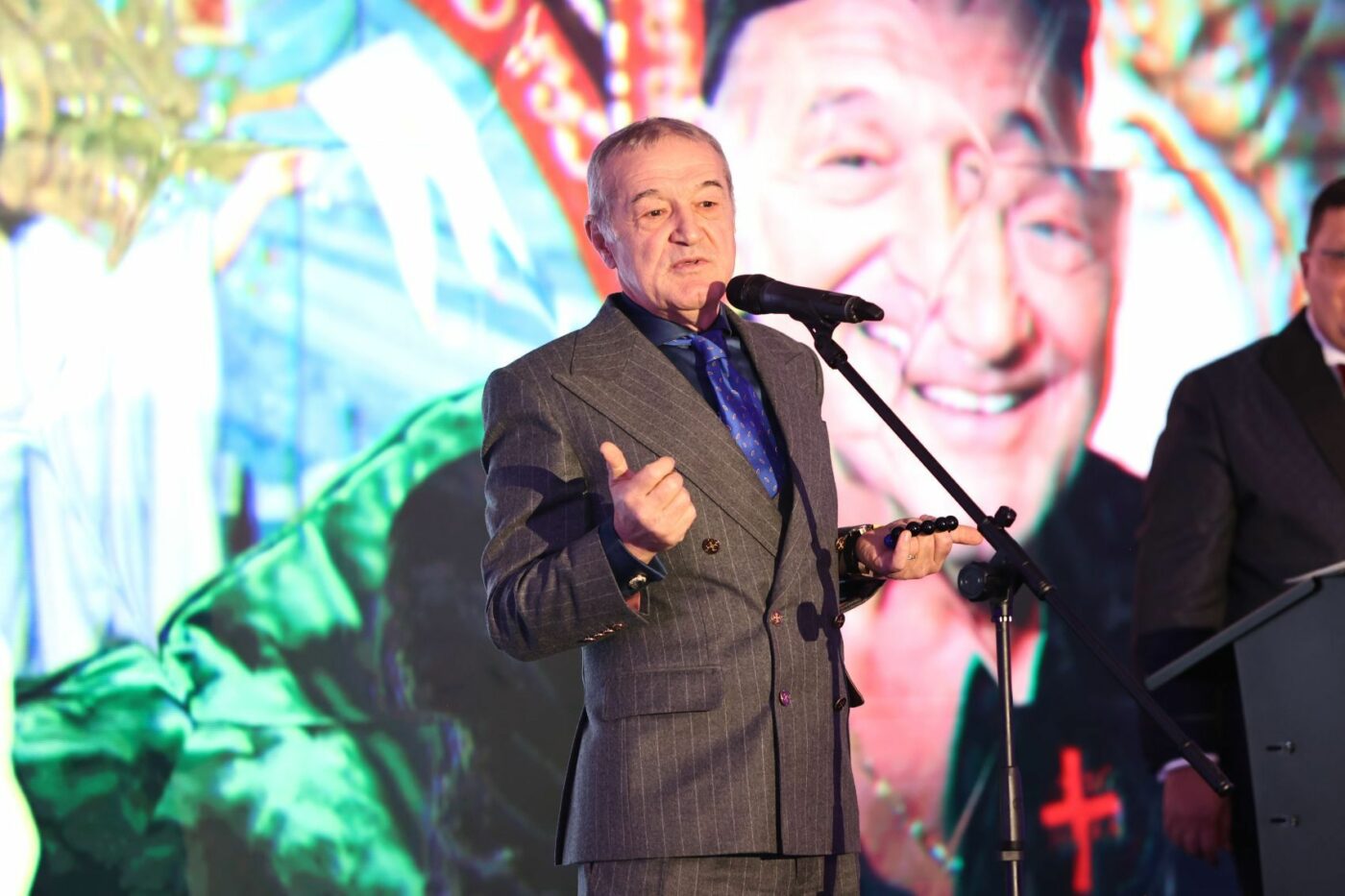 Gigi-Becali-a-anuntat-ca-va-face-un-tran