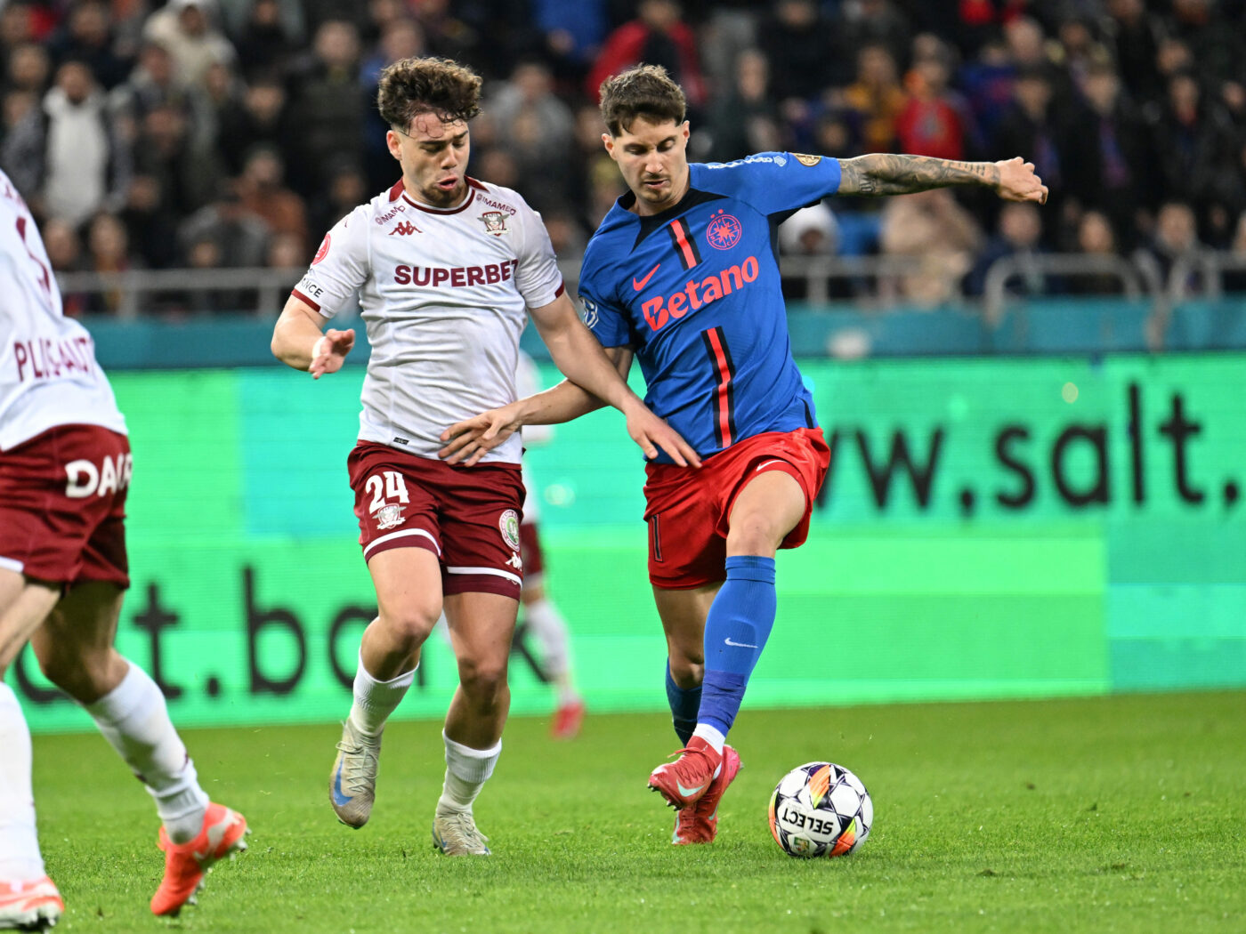 Gigi Becali n-a mai suportat și a dat afară doi jucători din echipa FCSB la pauza meciului cu Rapid!