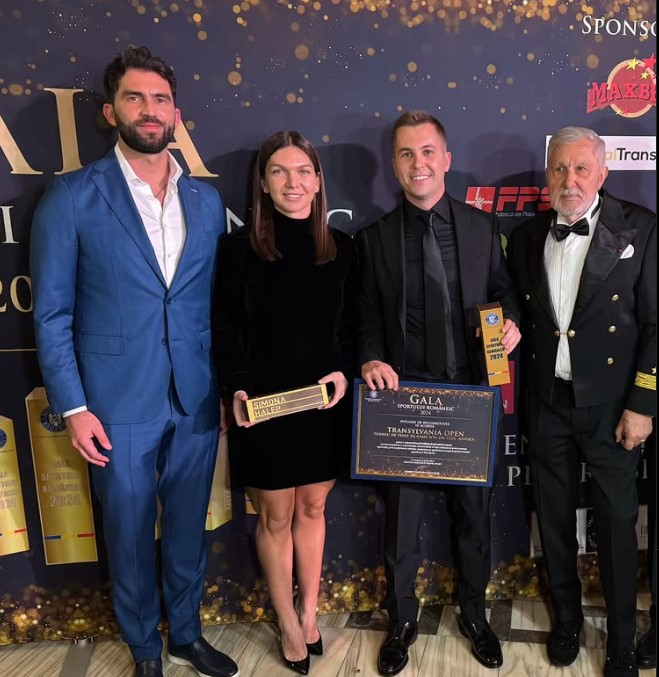 Ilie Năstase s-a urcat pe un scaun, pe scenă, pentru a o pupa pe prezentatoare. Simona Halep a rămas uluită