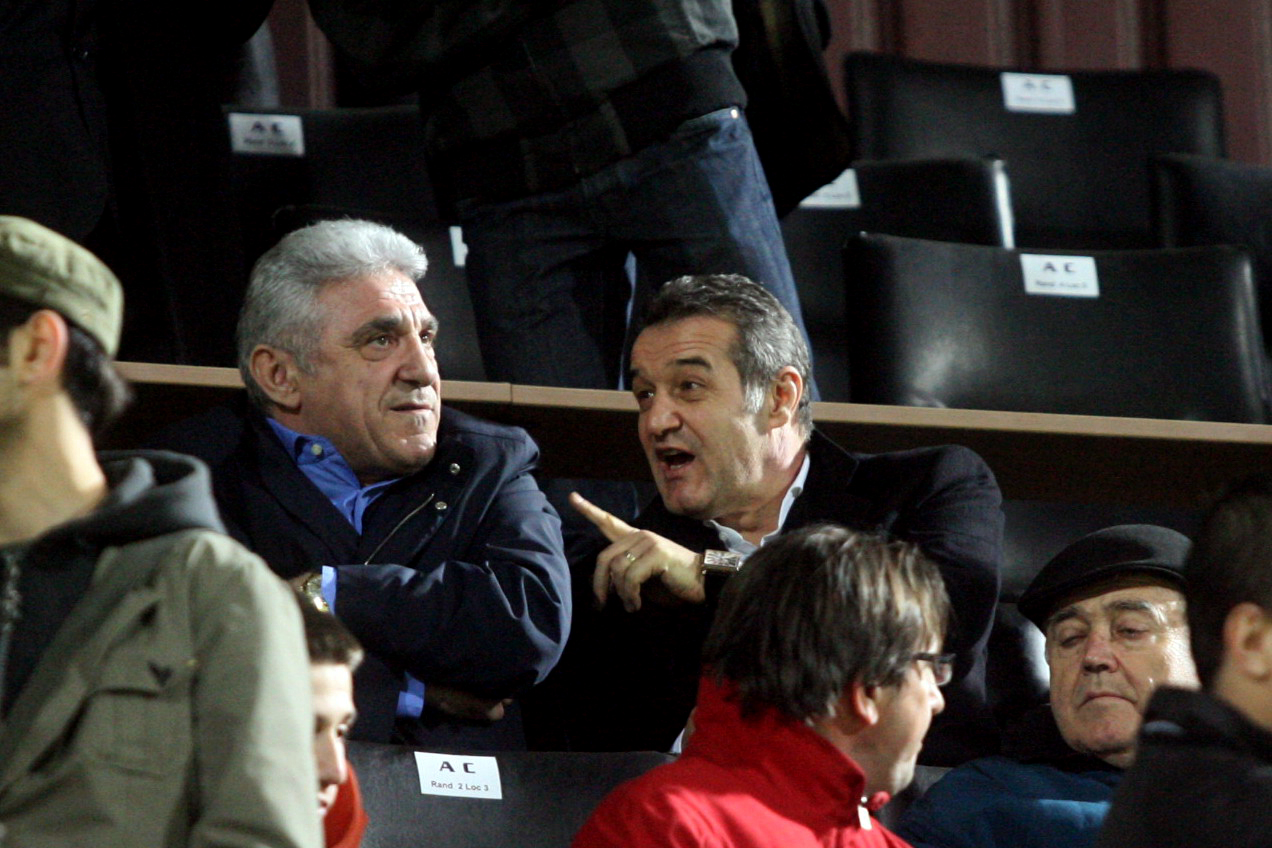 Ioan Becali pune presiune pe Mircea Lucescu. Îl cere titular la naționala României pe fotbalistul pe care vrea să-l vândă de la FCSB cu o sumă record pentru România