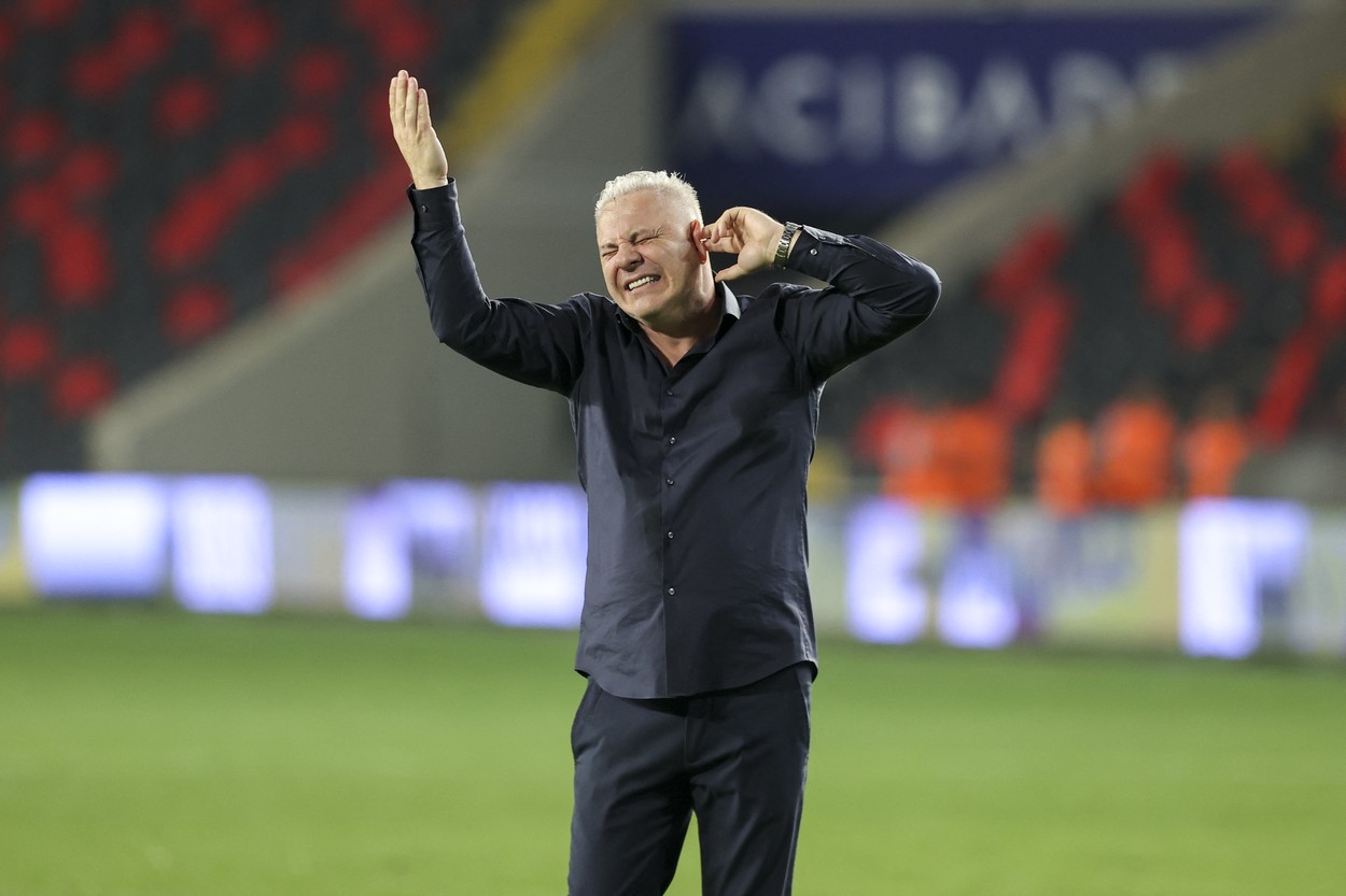 Marius Șumudică, război pe Whatsapp. Gestul pe care l-a făcut imediat cum Rapid s-a calificat matematic în play-off