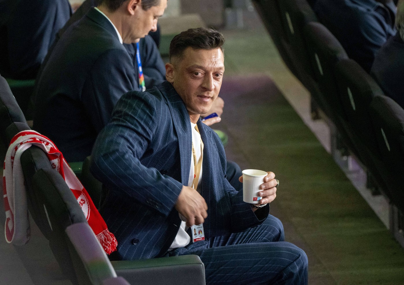 Mesut Ozil, interzis de fostul club pentru legăturile cu un grup extremist, care ar fi încercat asasinarea Papei