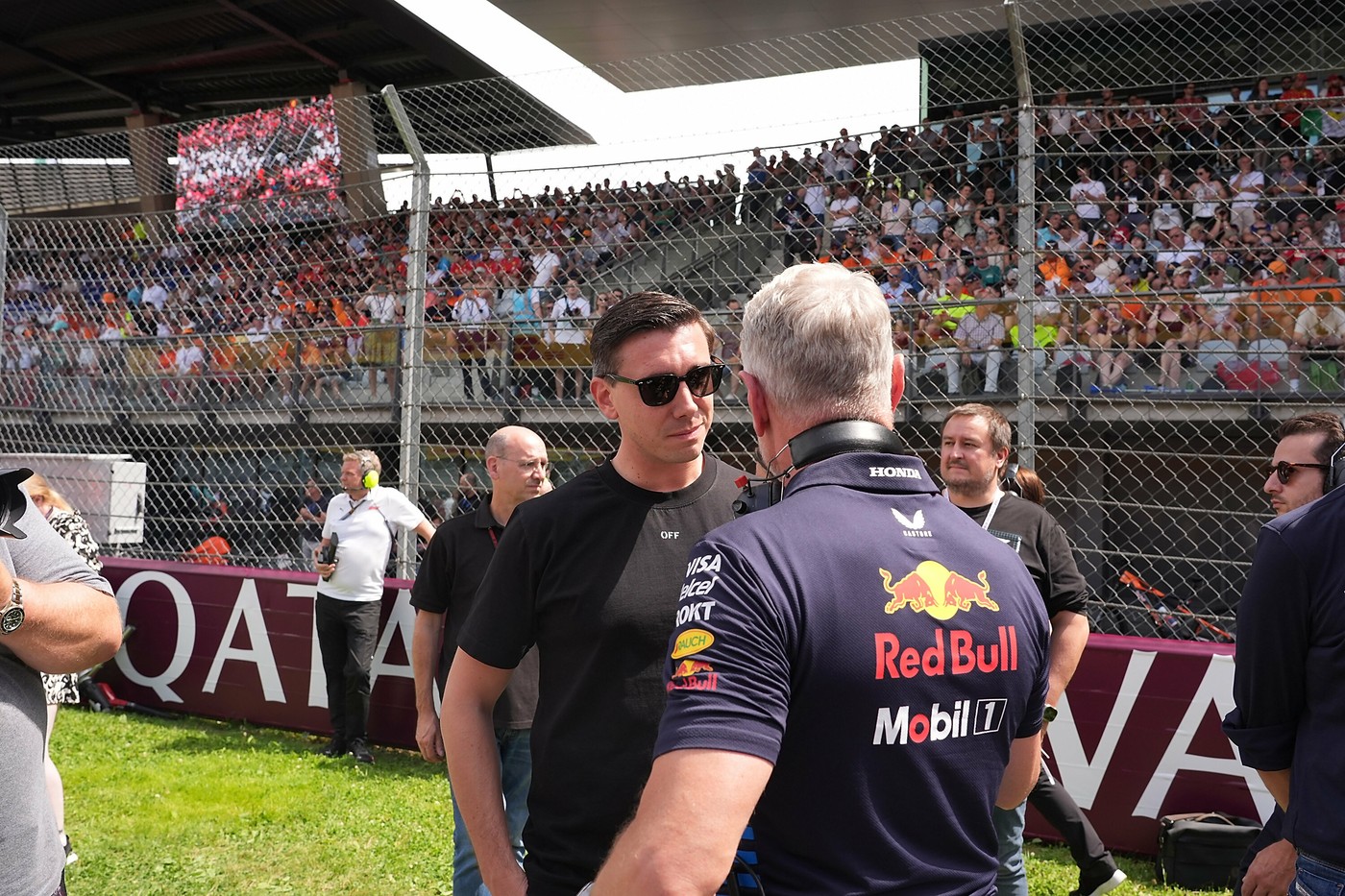 O lovitură în lumea miliardarilor, care îl impresionează până și pe Ion Țiriac. Moștenitorul Red Bull a cumpărat cu 600.000.000 de euro imperiul auto al lui Bernie Ecclestone, format din 69 de „bijuterii”