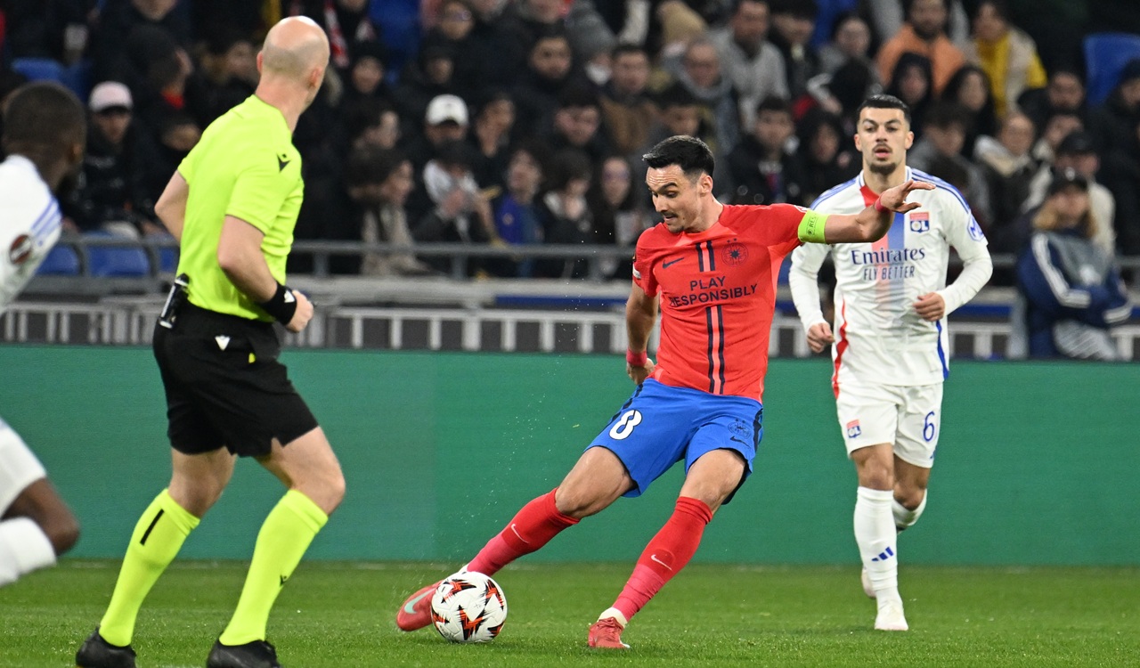 Omenia nu i-o poate lua nimeni: ce gest a făcut Adrian Șut pentru un copil, la partida Lyon – FCSB