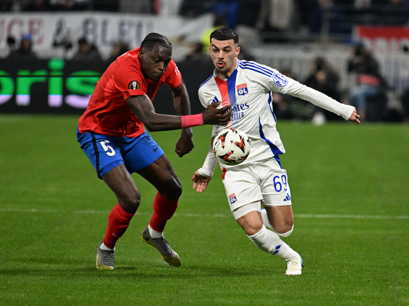 Presa din Franța a dat verdictul, după prima repriză din Lyon – FCSB. Un singur cuvânt, după ce românii au fost nimiciți pe teren