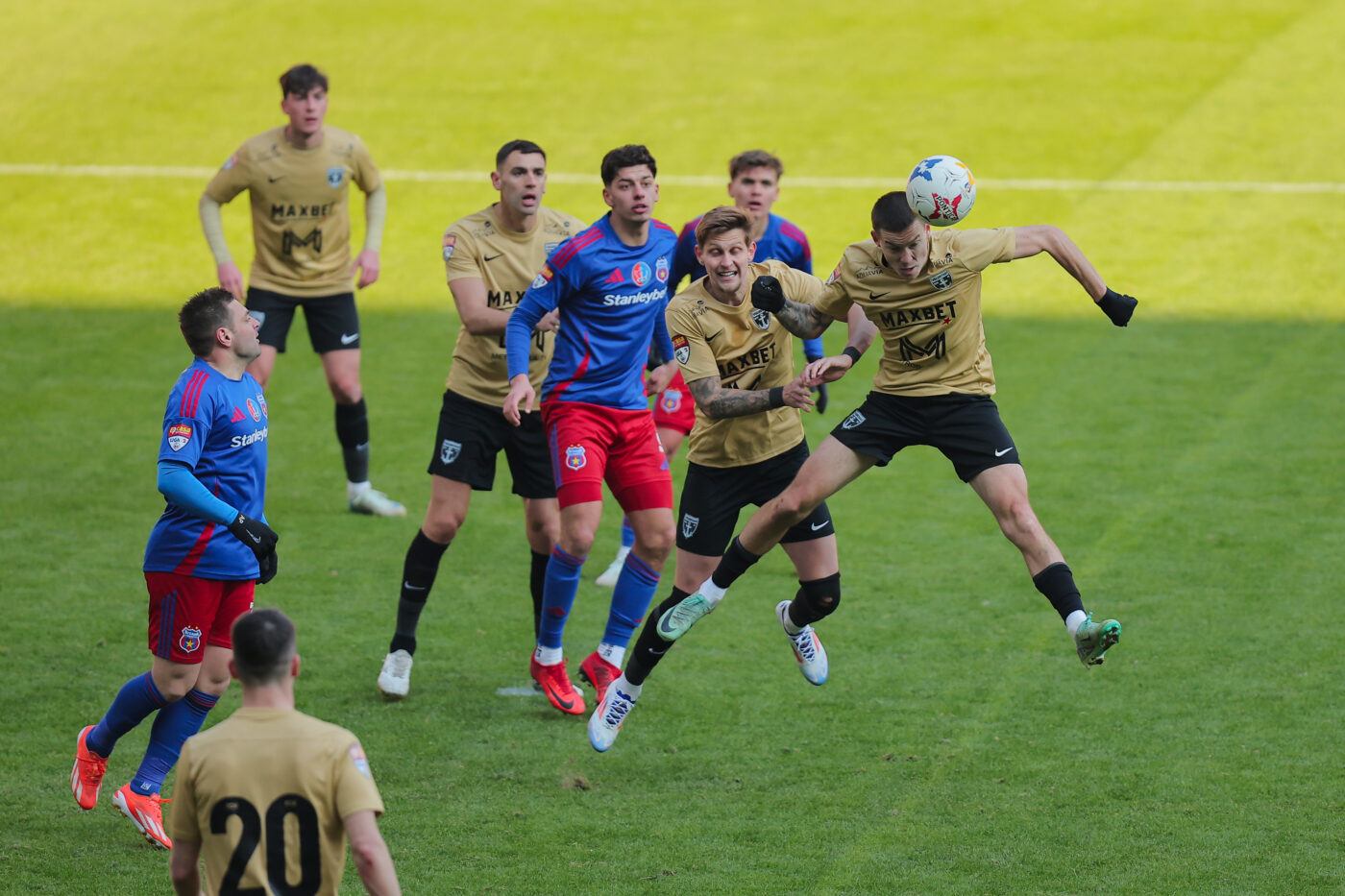 Prime uriașe pentru fotbaliștii unui club din Liga 2