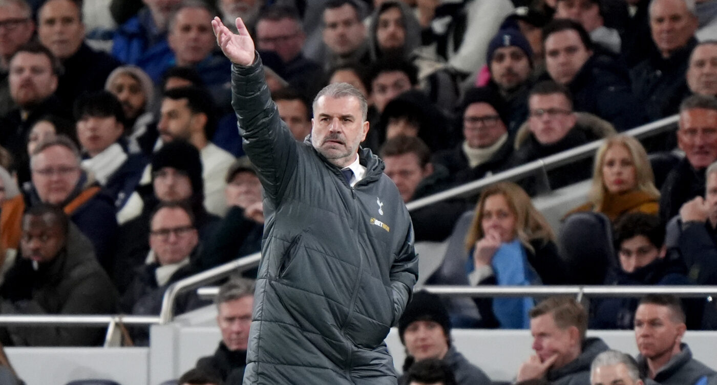 Radu Drăguşin se poate trezi cu alt antrenor când revine pe gazon. Ange Postecoglou a fost băgat în şedință