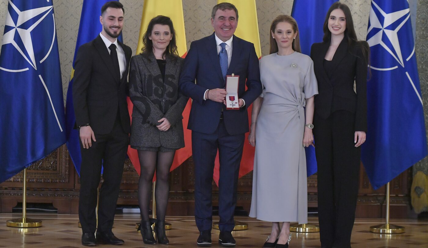 Rana care îi va rămâne multă vreme deschisă lui Gică Hagi, după ce a primit Steaua României: „Îmi pare rău că n-a putut să vină”