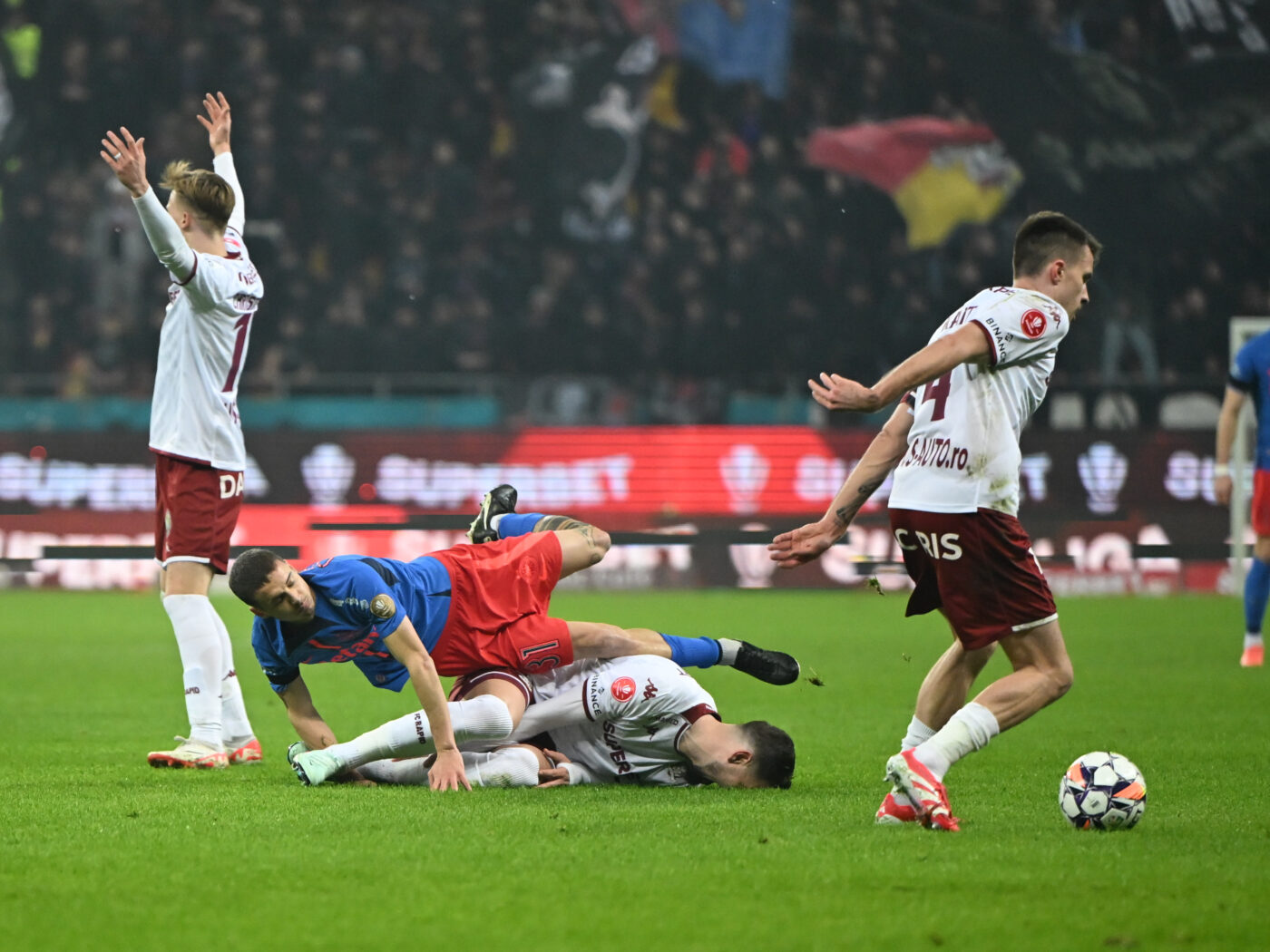 Rapidul, la o gară de rușine: un singur șut pe poartă într-un derby jucat o oră în superioritate! Cronică de Gabriel Berceanu la Rapid – FCSB 0-0