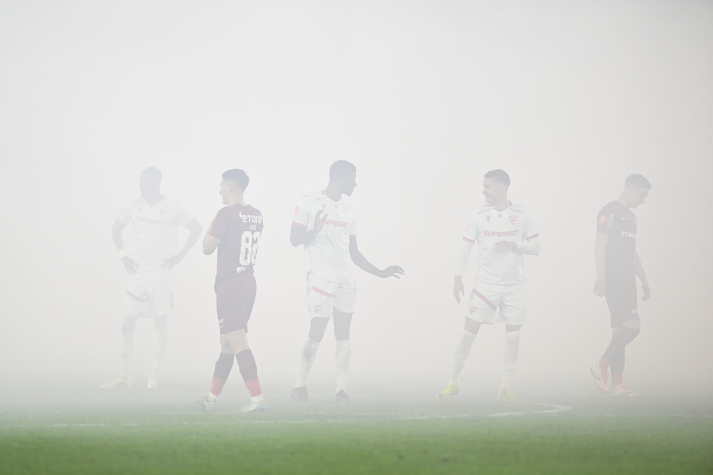 Recunoașteți cumva „câinii”? Doi jucători din echipa lui Kopic au dezamăgit crunt la debutul în play-off: cine a fost omul meciului din CFR Cluj – Dinamo 3-1