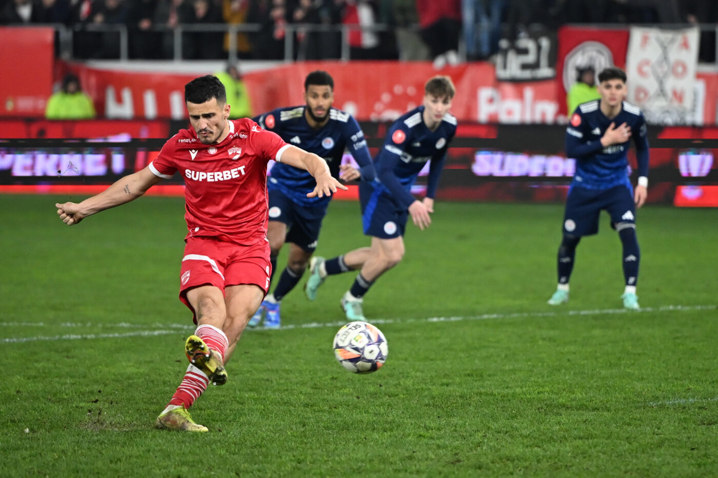 Selmani a explicat motivul pentru care pleacă de la Dinamo: „Uneori semnezi, alteori nu”