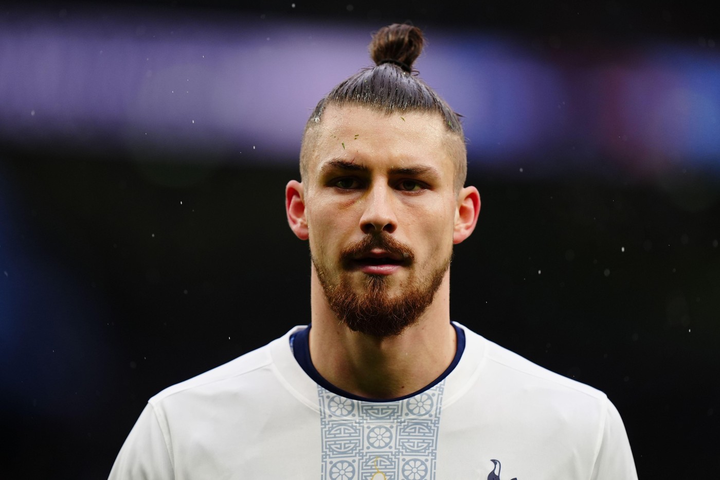 Tottenham negociază transferul de 50.000.000 de euro, care îi face vânt din lot lui Radu Drăguşin