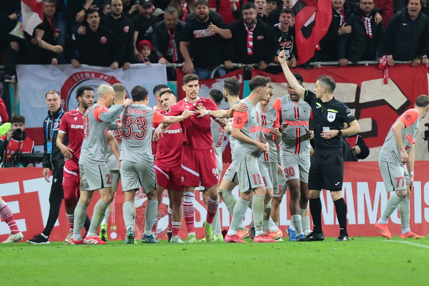 Trei fotbaliști și-au luat „garsonieră” după Dinamo – FCSB 1-2: ce jucători chiar merită un apartament din partea lui Gigi Becali pentru evoluția din derby!