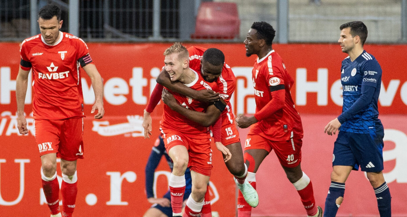 UTA Arad – Oțelul Galați 2-0, în etapa 1 din play-out-ul Superligii. Echipa arădeană urcă pe 3, în timp ce trupa lui Burcă rămâne pe loc de baraj
