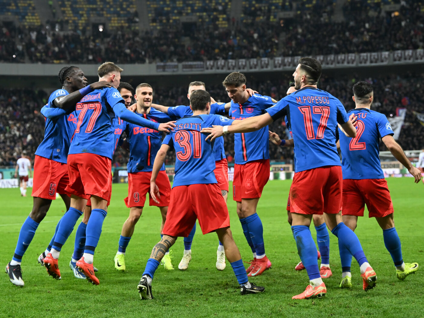Un om de bază, absent din echipa de start a FCSB-ului pentru derby-ul cu Dinamo! Pe cine folosește Gigi Becali în locul său